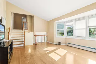 1310 E Ironwood Dr, Mount Prospect, IL 60056 - Photo 7