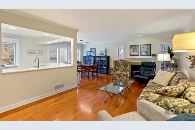 2098 Creekside Drive, Wheaton, IL 60189 - Photo 15