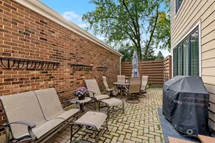 2098 Creekside Dr, Wheaton, IL 60189 - Photo 29
