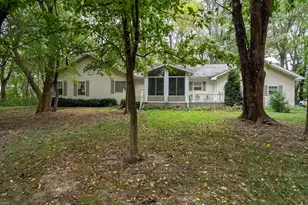 9360 Forest Creek Ln, Bloomington, IL 61705 - Photo 29