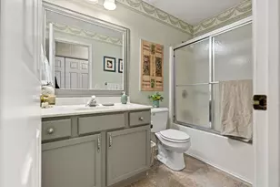 9360 Forest Creek Ln, Bloomington, IL 61705 - Photo 23