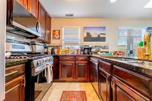 671 W Division St, Chicago, IL 60610 - Photo 5