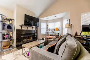 671 W Division St, Chicago, IL 60610 - Photo 3
