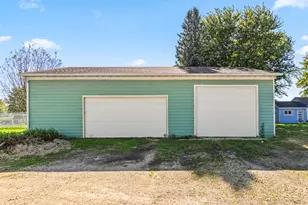 611 Chicago Rd, Paw Paw, IL 61353 - Photo 9