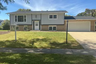 731 Claremont Dr, Downers Grove, IL 60516 - Photo 1