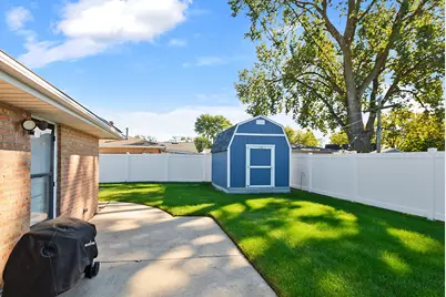 8301 Narragansett Avenue, Burbank, IL 60459 - Photo 21