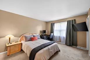 585 Beaconsfield Ave, Naperville, IL 60565 - Photo 15