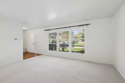 5 Malvern Lane, Vernon Hills, IL 60061 - Photo 3