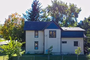 21 S May St, Aurora, IL 60506 - Photo 11