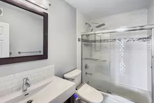 3930 N Pine Grove Ave, Chicago, IL 60613 - Photo 13