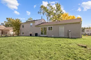 410 N Braintree Dr, Schaumburg, IL 60194 - Photo 23