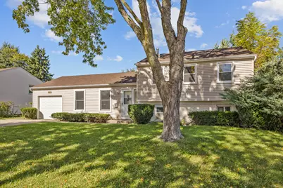 410 N Braintree Drive, Schaumburg, IL 60194 - Photo 1
