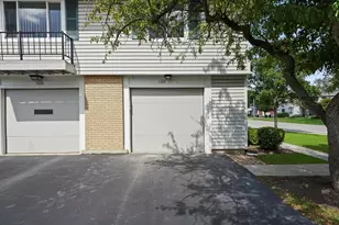 1100 Stoughton Ct, Schaumburg, IL 60194 - Photo 3