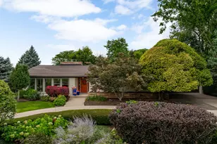 12 Meadowood Dr, Oak Brook, IL 60523 - Photo 67