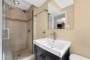 9301 S 81st Ct, Hickory Hills, IL 60457 - Photo 17