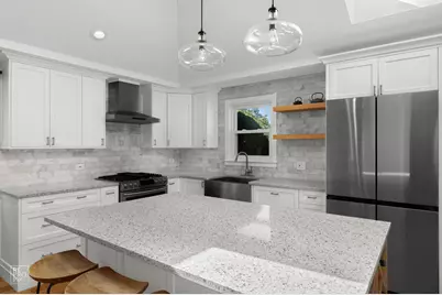 9301 S 81st Court, Hickory Hills, IL 60457 - Photo 9