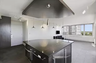 3950 N Lake Shore Dr, Chicago, IL 60613 - Photo 5
