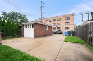 6520 N Fairfield Ave, Chicago, IL 60645 - Photo 25