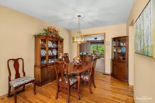 160 Forest Park Ln, Hoffman Estates, IL 60169 - Photo 5