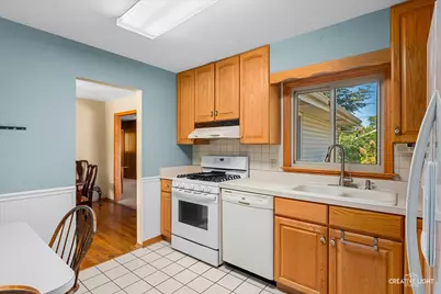 160 Forest Park Lane, Hoffman Estates, IL 60169 - Photo 7