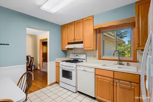 160 Forest Park Ln, Hoffman Estates, IL 60169 - Photo 7