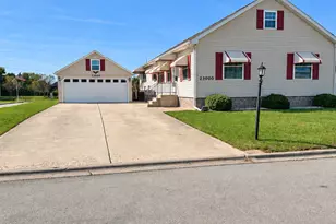23000 S Pinehurst Dr, Frankfort, IL 60423 - Photo 1