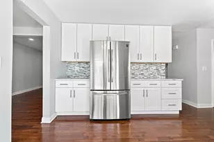1805 W Willow Ln, Mount Prospect, IL 60056 - Photo 9