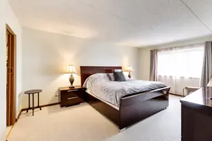 9346 Landings Ln, Des Plaines, IL 60016 - Photo 9