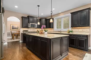 7209 Daybreak Ln, Long Grove, IL 60060 - Photo 7