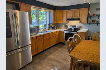1605 S Carroll Avenue, Freeport, IL 61032 - Photo 11