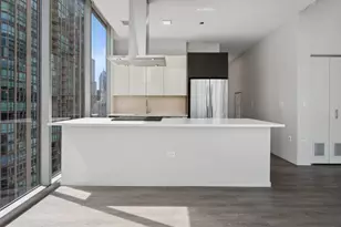 8 E Huron St, Chicago, IL 60611 - Photo 5