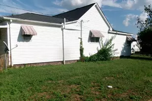 127 Victor St, Westville, IL 61883 - Photo 5