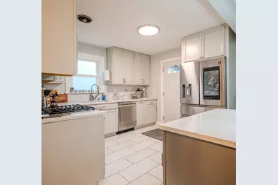 4850 W Waveland Avenue, Chicago, IL 60641 - Photo 5