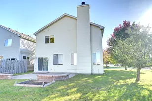 1858 S Fallbrook Dr, Round Lake, IL 60073 - Photo 5