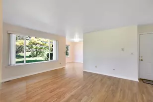 215 Brett Cir, Wauconda, IL 60084 - Photo 5