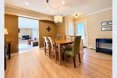 9044 Linder Avenue, Morton Grove, IL 60053 - Photo 7