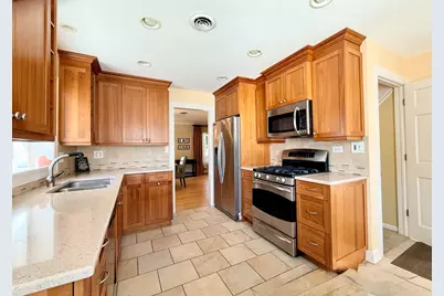 9044 Linder Avenue, Morton Grove, IL 60053 - Photo 15