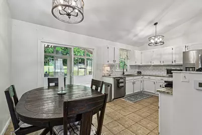 710 Greenbriar Lane, Lindenhurst, IL 60046 - Photo 7