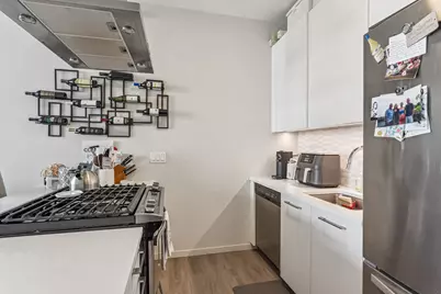 8 E Huron Street #504, Chicago, IL 60611 - Photo 3