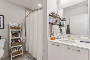 8 E Huron St, Chicago, IL 60611 - Photo 7