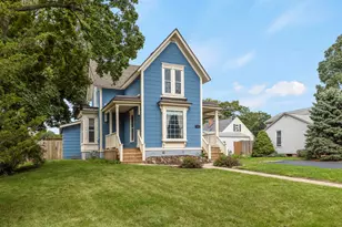 11 North St, East Dundee, IL 60118 - Photo 3