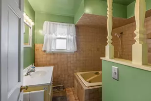 11 North St, East Dundee, IL 60118 - Photo 13