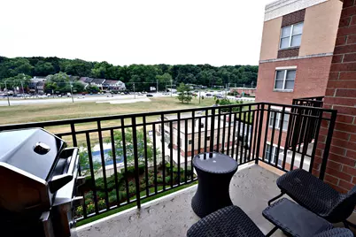 300 Village Circle #404, Willow Springs, IL 60480 - Photo 3