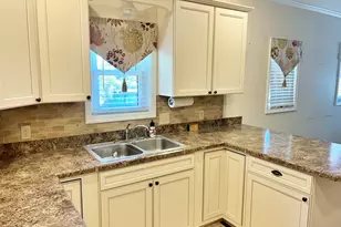 117 W Logan St, Harrisburg, IL 62946 - Photo 11