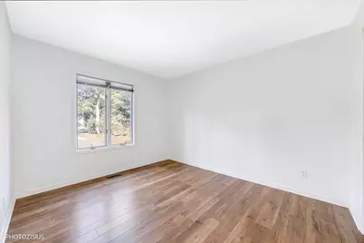 34017 N Lakeside Drive, Grayslake, IL 60030 - Photo 23
