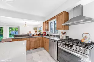 34017 N Lakeside Dr, Grayslake, IL 60030 - Photo 13