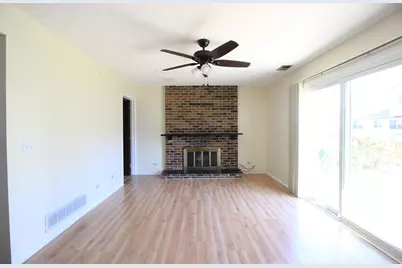 9 Warwick Court, Streamwood, IL 60107 - Photo 7