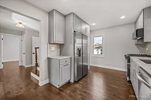 7232 W Oakton St, Niles, IL 60714 - Photo 3