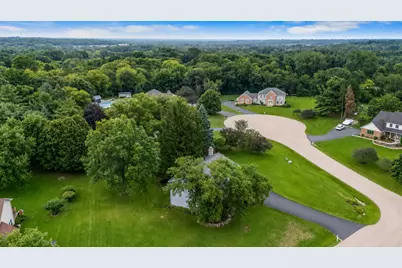 4402 Fox Creek Drive, Crystal Lake, IL 60012 - Photo 45