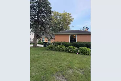 3927 Crestwood Drive, Northbrook, IL 60062 - Photo 3